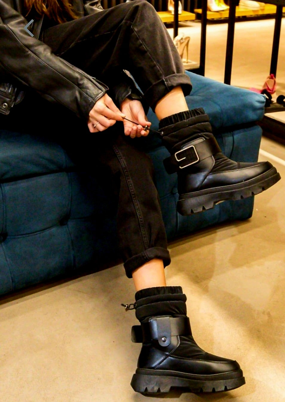 Botas negras impermeables para mujer, con plataforma antideslizante, hebilla y diseño apto para lluvia y nieve.