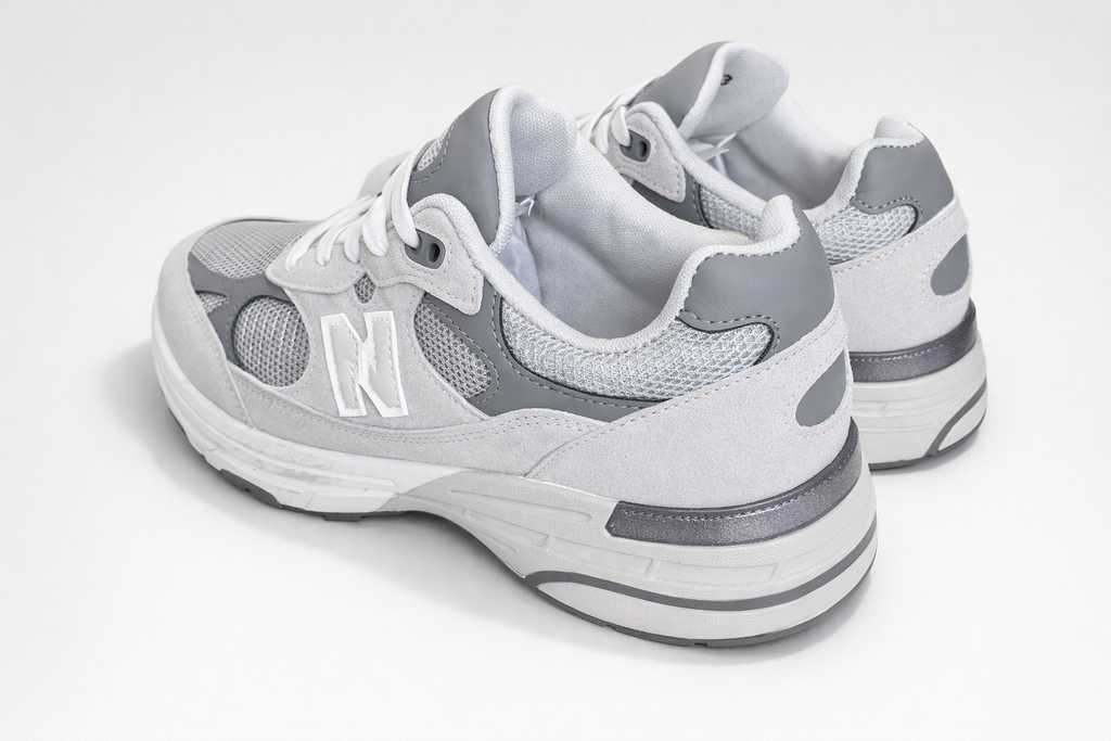 Zapatillas Mujer Gris y Blanco Chunky con Detalle N – Deportivas Casual Transpirables