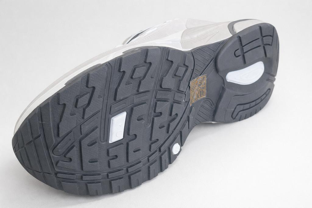 Zapatillas Mujer Gris y Blanco Chunky con Detalle N – Deportivas Casual Transpirables