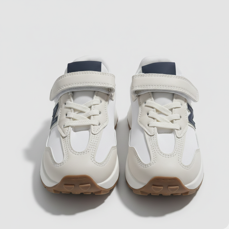 Zapatillas deportivas para niño blancas con velcro, cordones elásticos, suela antideslizante y detalle azul marino