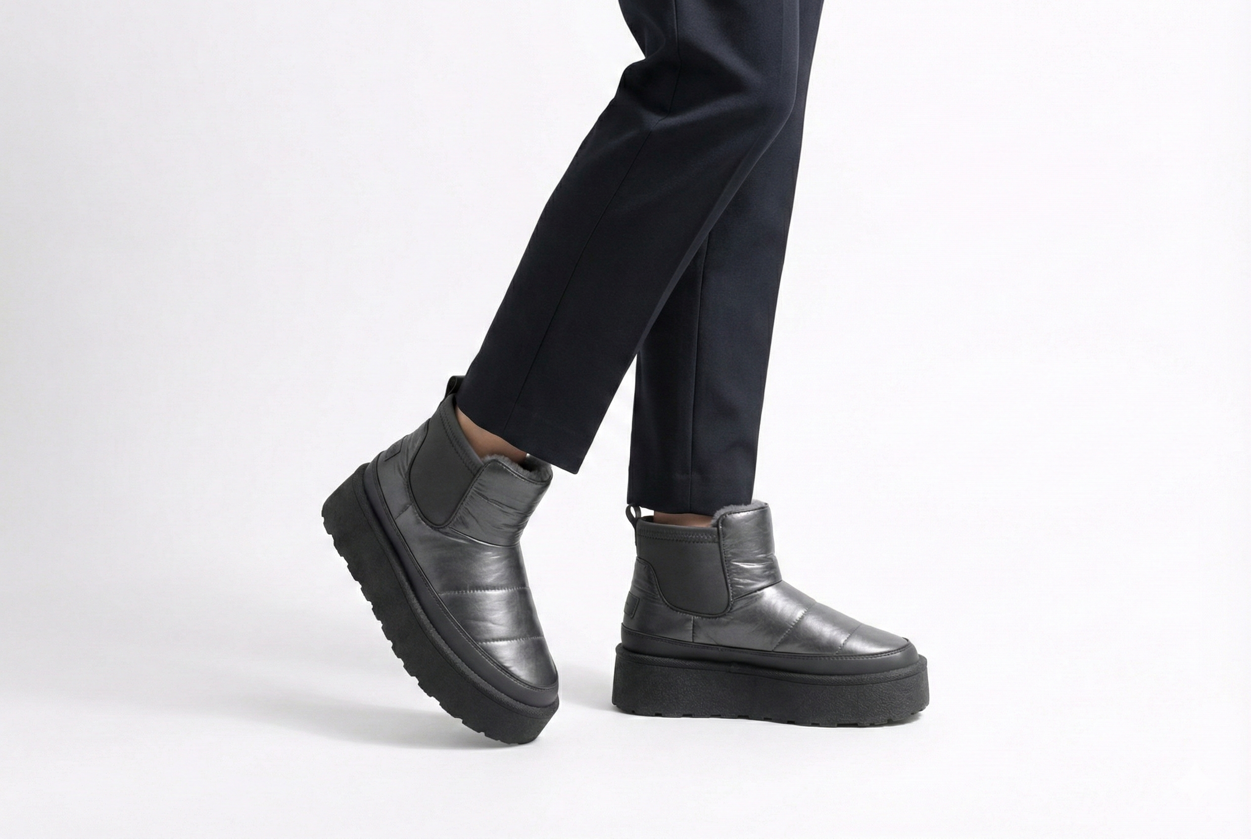 Botines de invierno impermeables negros acolchados con plataforma, suela antideslizante y forro cálido