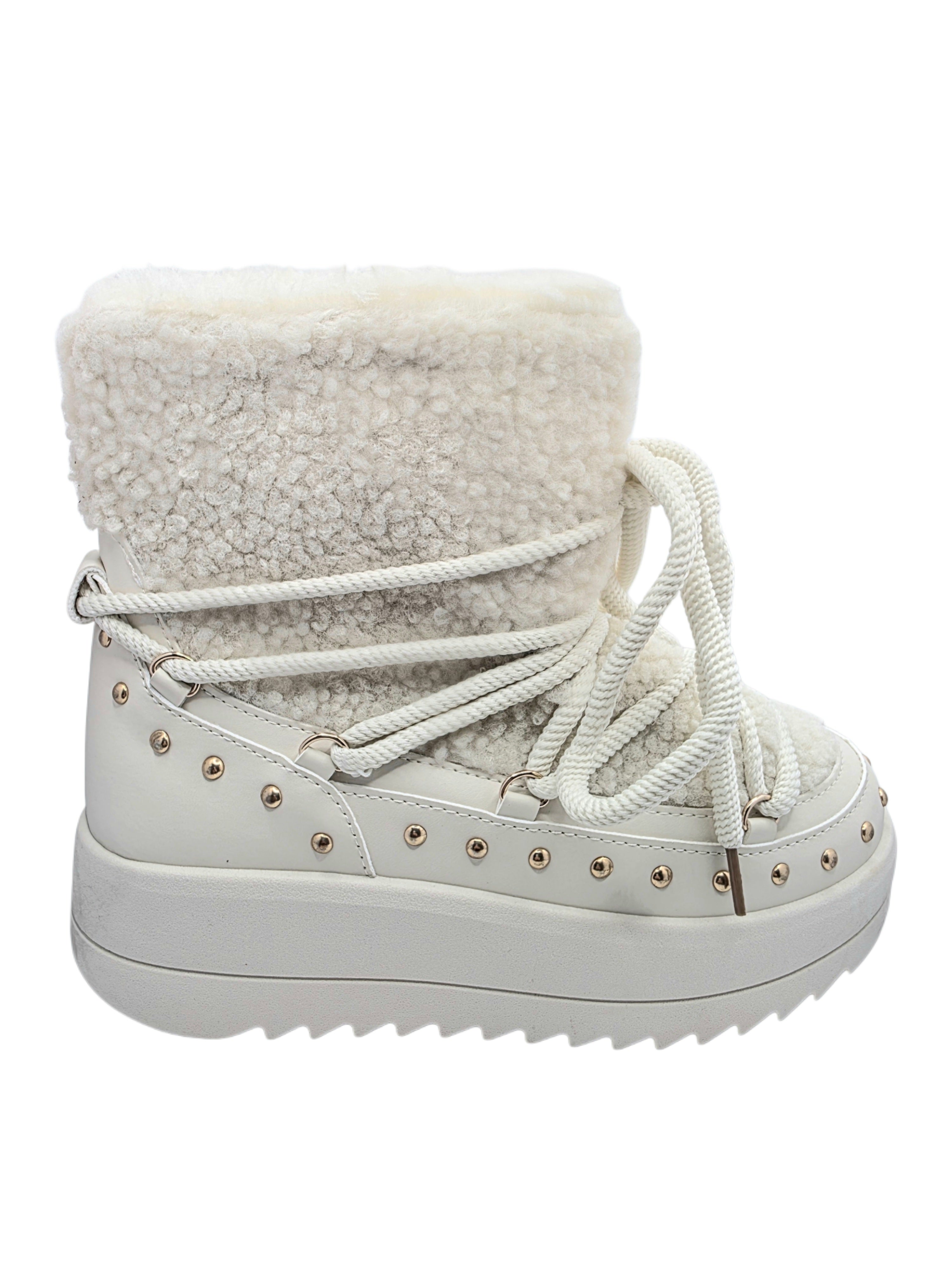 Botas Blancas Forradas de Pelo con Plataforma y Tachuelas – Invierno & Nieve