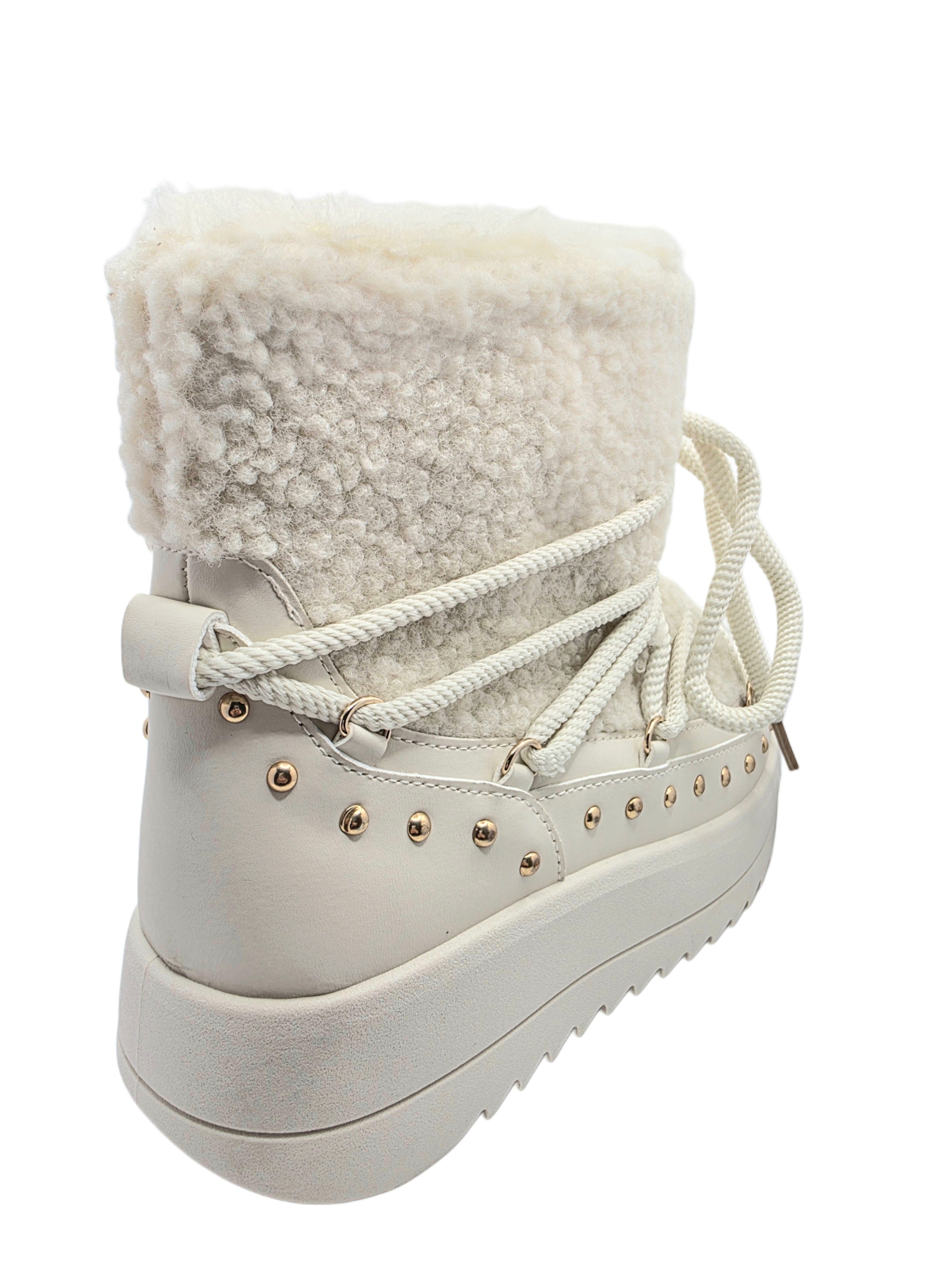 Botas Blancas Forradas de Pelo con Plataforma y Tachuelas – Invierno & Nieve